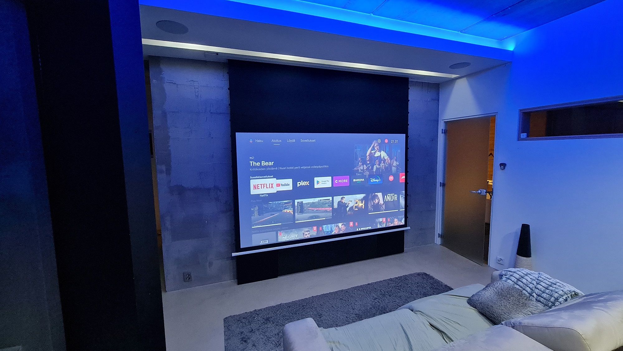 A blue moment in the home theatre